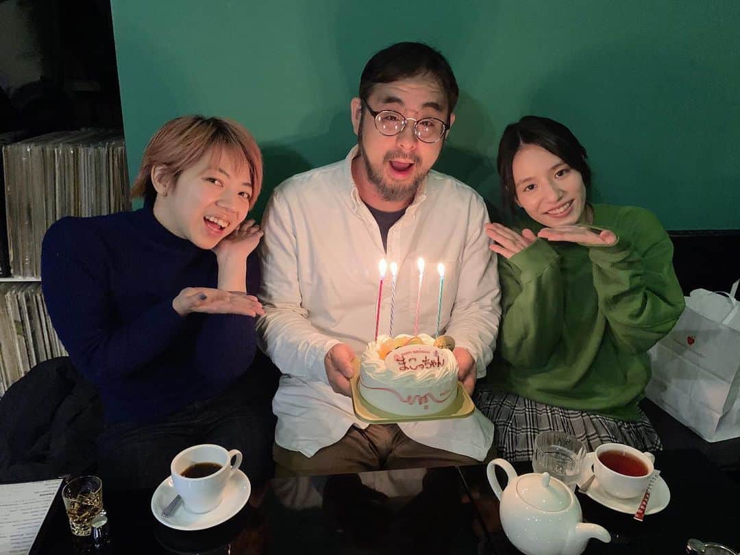 生越千晴のインスタグラム：「. のんさん & うえのさん うえのさん　happy birthday🌷 . 楽しい夜 ☕️ . そして今日から大河ドラマ「麒麟がくる」スタートです！ 1話からほんのりいます。 ぜひぜひ、お見逃しなくっ！今夜、8時スタート🌕」