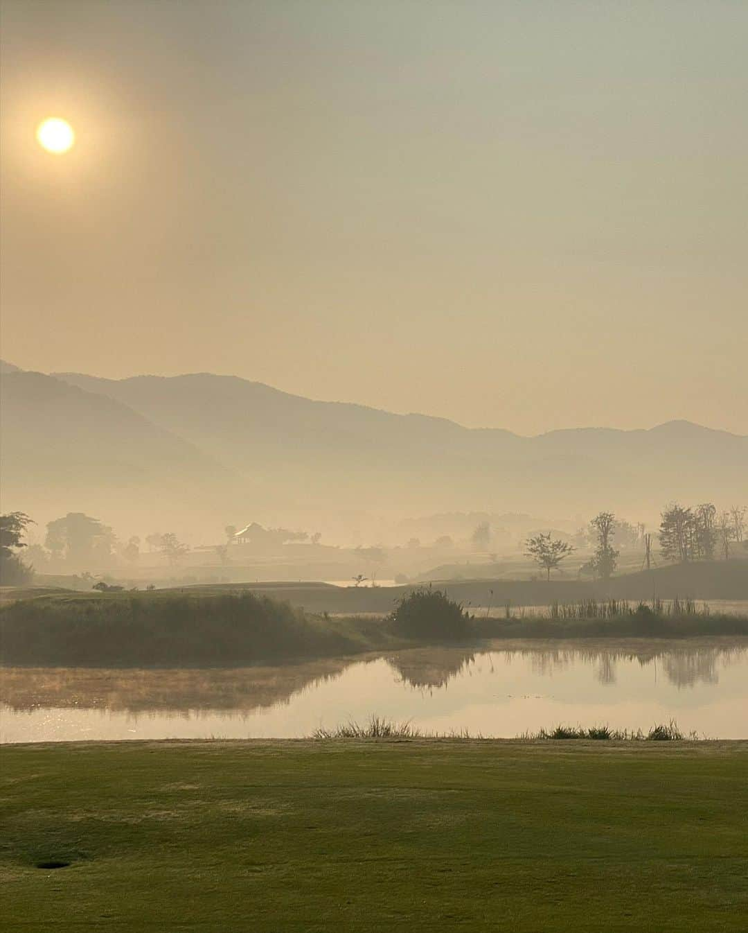 ジェイ・ボスロイドさんのインスタグラム写真 - (ジェイ・ボスロイドInstagram)「Today we had a day off so I went and played @alpinegolfresort in Thailand, what a beautiful course!  After football this is my second love!! 🏌🏽‍♂️ #alpinegolfresortchiangmai#adidas#adidasgolf#taylormade」1月19日 13時48分 - jaybothroyd