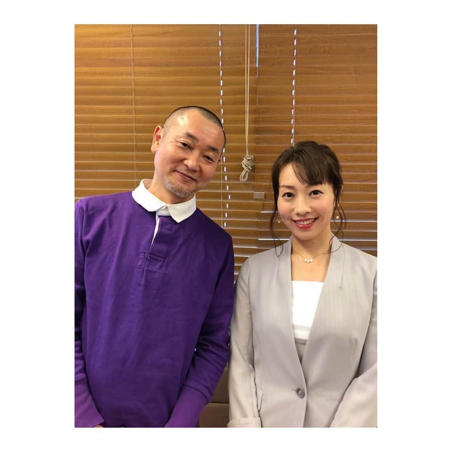 のインスタグラム：「. 今日お世話になった メアメイクの中井正人さん💄 いつもとは違った雰囲気に 仕上げて下さいました✨ . なかなか難しい言葉も多く 緊張が続く現場だったのですが 常に盛り上げてくださり、 すごーくお仕事しやすかったです！ ありがとうございました😊 . 教えてもらった ベースメイク道具とリップ、 手に入れなくちゃ🤩 . #hairarrange #ヘアアレンジ #hairstyle #ヘアスタイル  #アップスタイル  #hairmake  #ヘアメイク #ヘアメイクのきろく #中井正人 さん #hairmakeupdiary  #フリーアナウンサー #實石あづさ #vp #医療」