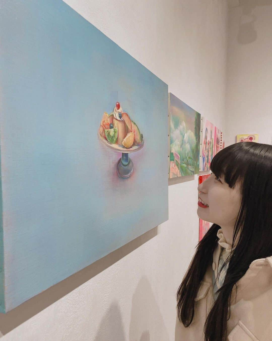 ピンキー！☆藤咲彩音さんのインスタグラム写真 - (ピンキー！☆藤咲彩音Instagram)「monetちゃんの個展『detox』におじゃましてきました🐼  いのちのよろこびやウッハヤーツアーのロゴも飾っていただいてまして！嬉しや！ もねたろうさん、天才なのだなと改めて感じさせられました。すぎょい。  #monet #新宿眼科画廊 #最後の写真は私の推しプリン #もねたろうが描くプリンが大好きです」1月19日 14時58分 - pinky_ayane