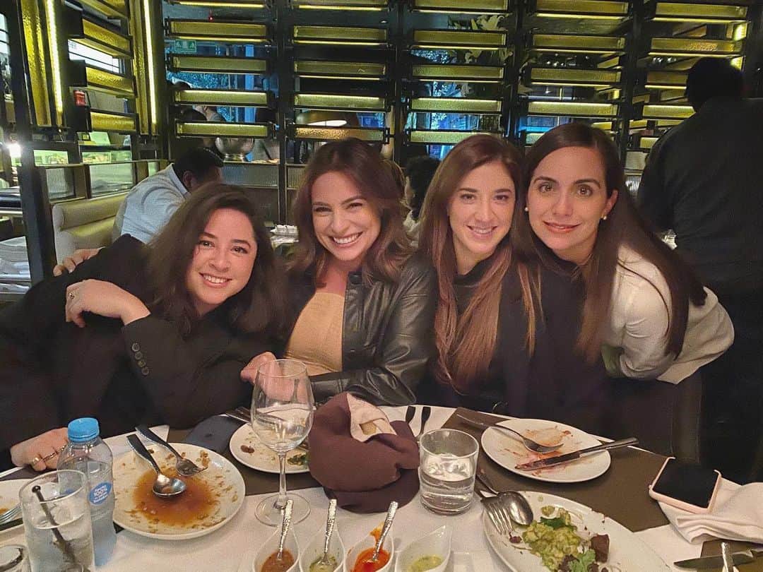 Ana Brenda Contrerasのインスタグラム：「#Martesitas for ever ❤️」