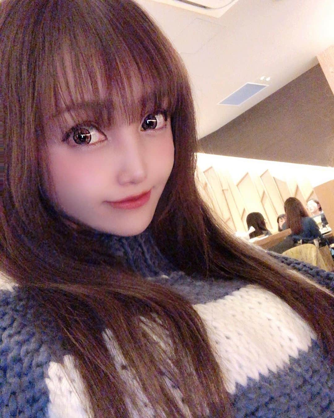 宇佐美あいりさんのインスタグラム写真 - (宇佐美あいりInstagram)「こんばんみ🐰💓皆さん素敵な日曜日を過ごしてますか？あいりんはずっと風邪気味なので今日はお家でゆっくり🐹みんなも風邪流行ってるから気をつけてね♡写真はこの前のままとの続き画像♡  #グラドル自撮画撮り部#オフ#日曜日#風邪#風邪気味#治らない#渋谷スクランブルスクエア#親子#お母さん#ママ#と#date#若い#美魔女#有名#仲良し#いつも一緒#shibuya#Japanesgirl#followme#japanesegirl#instadaily#instalike#igers #instagood#pleaselike#pleasefollow」1月19日 20時43分 - airi.usami_official