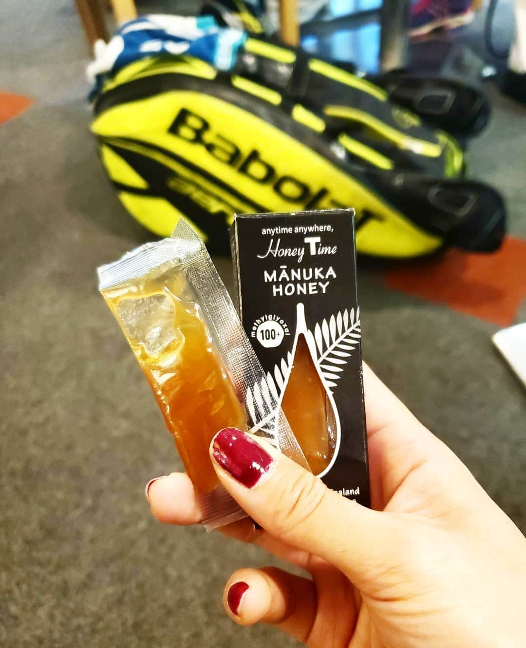 Erika Yamaguchiさんのインスタグラム写真 - (Erika YamaguchiInstagram)「#manukahoney  愛用中。  テニス☀️🎾前とかトレーニング前に栄養補給として使ってます。😍 血糖値上昇をおさえる効果もあり白いお砂糖は基本は 避けます。  #honeytime  #セレブボディの仕掛け人 #Bcore #山口絵里加 #erikayamaguchi  #細く締める #パーソナルトレーナー #フィットネスインストラクター#personaltrainer #fitnessinstractor #diet #ダイエット#体幹 #体温上昇 #youtuber #美コア東京スタジオ #トレーニング#ヨガ#ピラティス#フィットネス女子#プラス思考  #リーボック#reebok#美コア #釣り #釣りガール #東京#テニスガール#tennis」1月19日 15時30分 - erika__yamaguchi