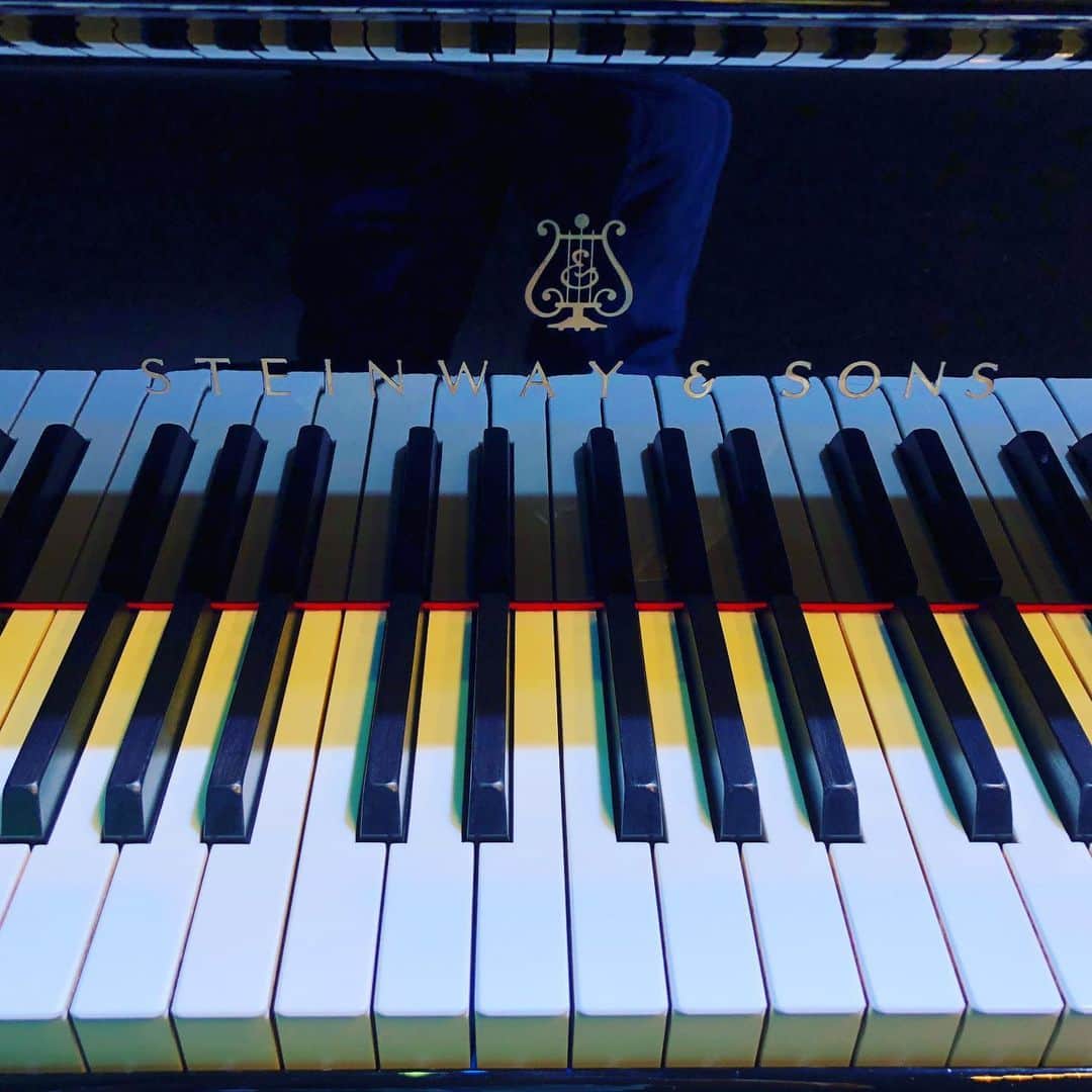 上杉洋史のインスタグラム：「558445 D #piano #steinway #venue #todayspiano #instapiano #pianophotography #iwasakihiromi #concert」