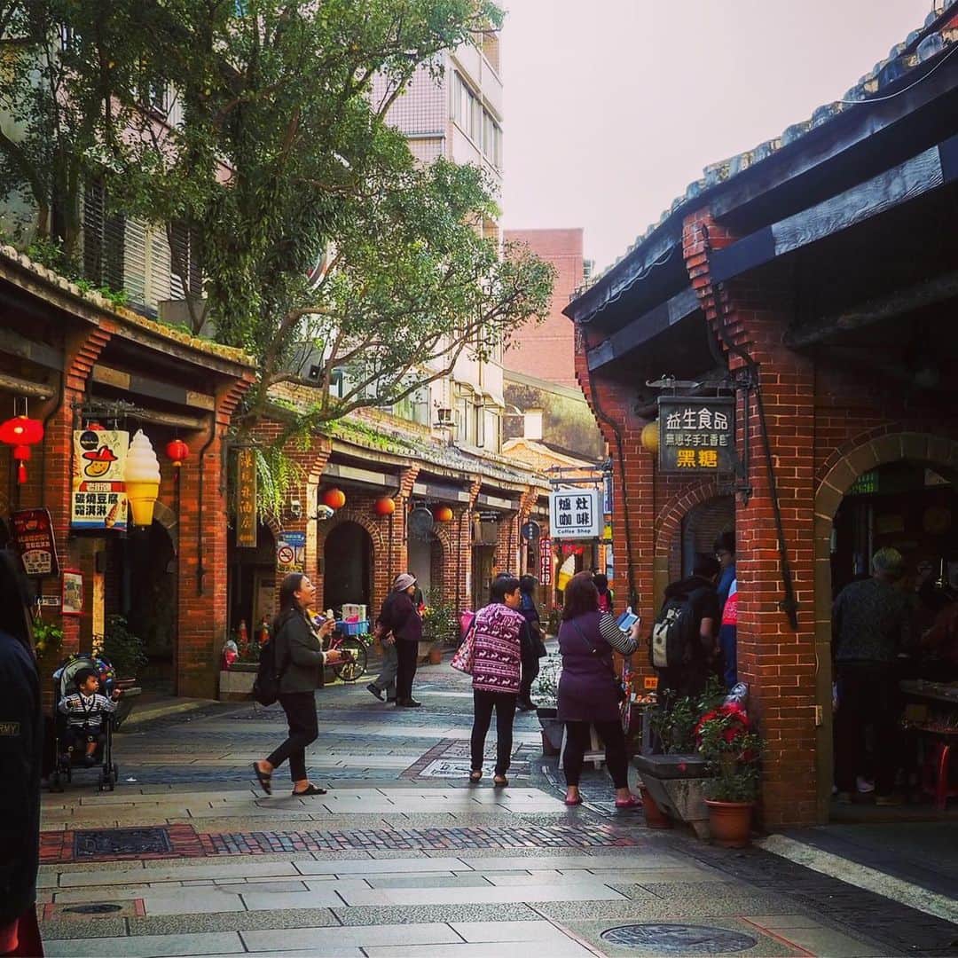 切符さんのインスタグラム写真 - (切符Instagram)「taiwan (Old streets)  #travel #taiwan #trip #photography」1月19日 16時22分 - ticketchan