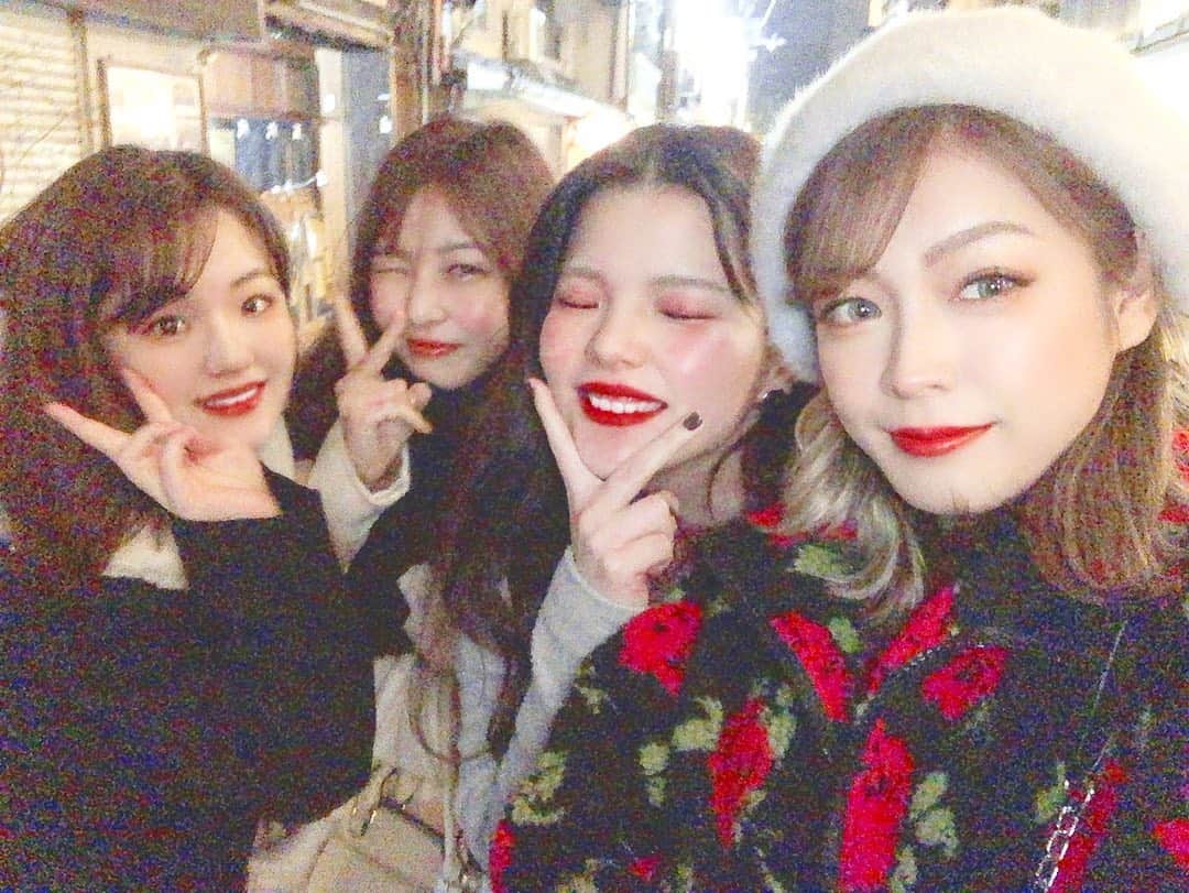 あゆさんのインスタグラム写真 - (あゆInstagram)「. じも🧡💜💚 . . . #2019 #じもてぃー #韓国好き #京都 #友達 #京美人 #ニット #冬カラー」1月19日 16時32分 - ayu022222227