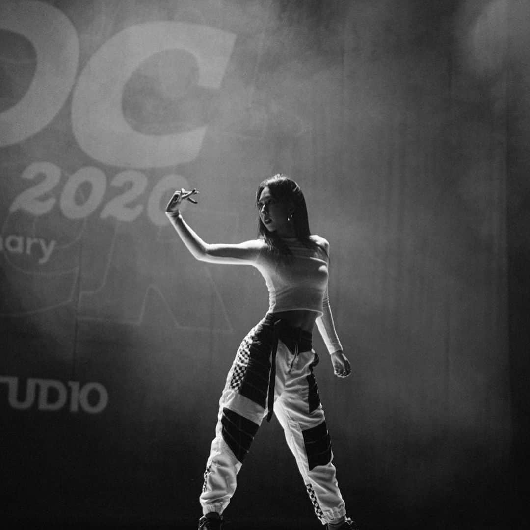 MINA MYOUNGさんのインスタグラム写真 - (MINA MYOUNGInstagram)「FBDC 2020 | Judge show  ___Dancing on the stage, alive #minamyoung #fbdc2020」1月19日 16時42分 - minamyoung