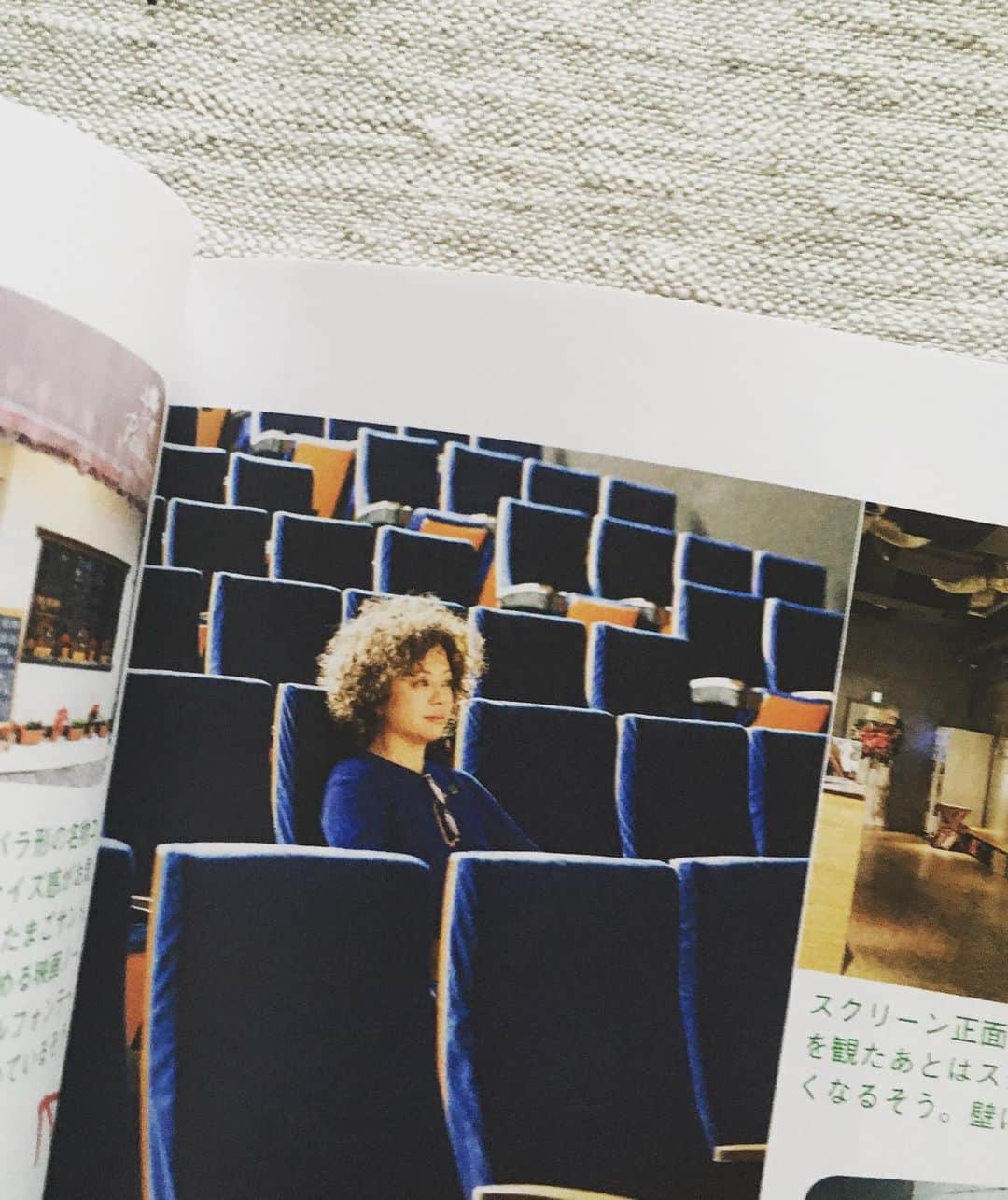 猫沢エミさんのインスタグラム写真 - (猫沢エミInstagram)「明日発売『天然生活』2020年3月号 VOL.177 〜本と映画の冬時間　にて、私の映画と本にまつわる楽しみ方を2pに渡って紹介しています。  ぜひ、お手にとってみてくださいませ♡  #天然生活　#猫沢映画館」1月19日 16時50分 - necozawaemi