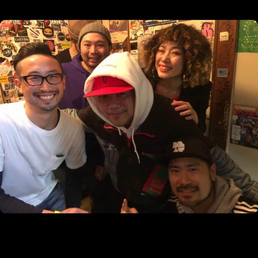 のインスタグラム：「ブギーバック3周年おめでとうございマス‼︎🎉🎉🎉 まるで年末のカウントダウンの様な盛り上がりでテンション上がりマスター‼︎ お付き合い頂いた皆様全員に 心より感謝感謝‼︎ @organbar_official  @kogataroo  @afracolores  @saradiscosara  @mitsubachi7  @cat_boys  @mellowmoood  #20200118 #organbar  #theboogieback  #ザブギーバック #ブギバ」