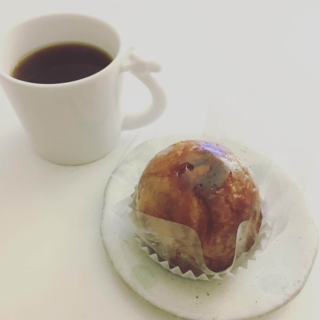 azumiのインスタグラム：「クイニータタンうんま  #クイニータタン #あずみメシ」