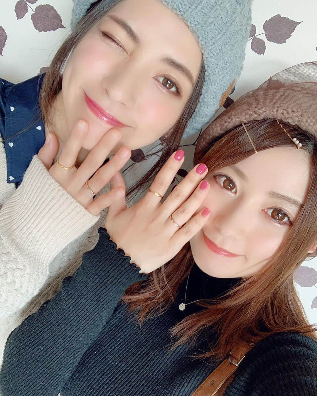 成瀬心美さんのインスタグラム写真 - (成瀬心美Instagram)「💍 . . おそろい☺️ . . 誕生石のジュエリーが ずっと欲しかったから 嬉しい✨ . . ペリドットの石言葉は 【2人の幸福、運命の絆】 . . なんだってさ！ 大切にしようっと。 . . お揃いのアクセサリー欲しいねぇ って出会った頃から言ってたから 素敵な物を見つけられて 大満足です✨ . . #jewelry #ring #stone」1月19日 17時24分 - coco3ndazo