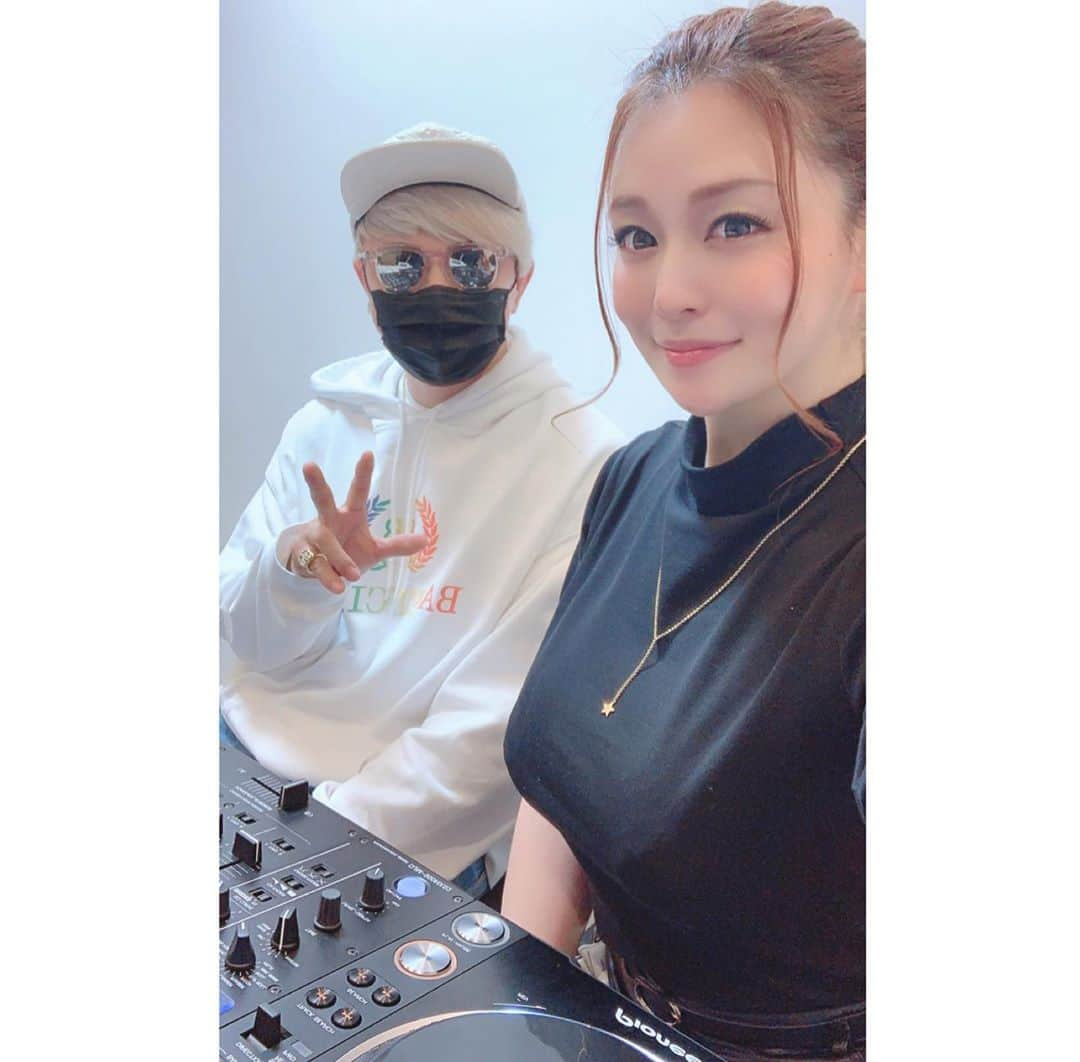 橘メアリーさんのインスタグラム写真 - (橘メアリーInstagram)「ラファたんに DJ家庭教師してきたよ🎧 ・ ・ #ラファエル  #時給日本一youtuber  #幸せです私  #djラファエル  #djmary  #橘メアリー #橘瑪麗」1月19日 17時24分 - tachibanamary