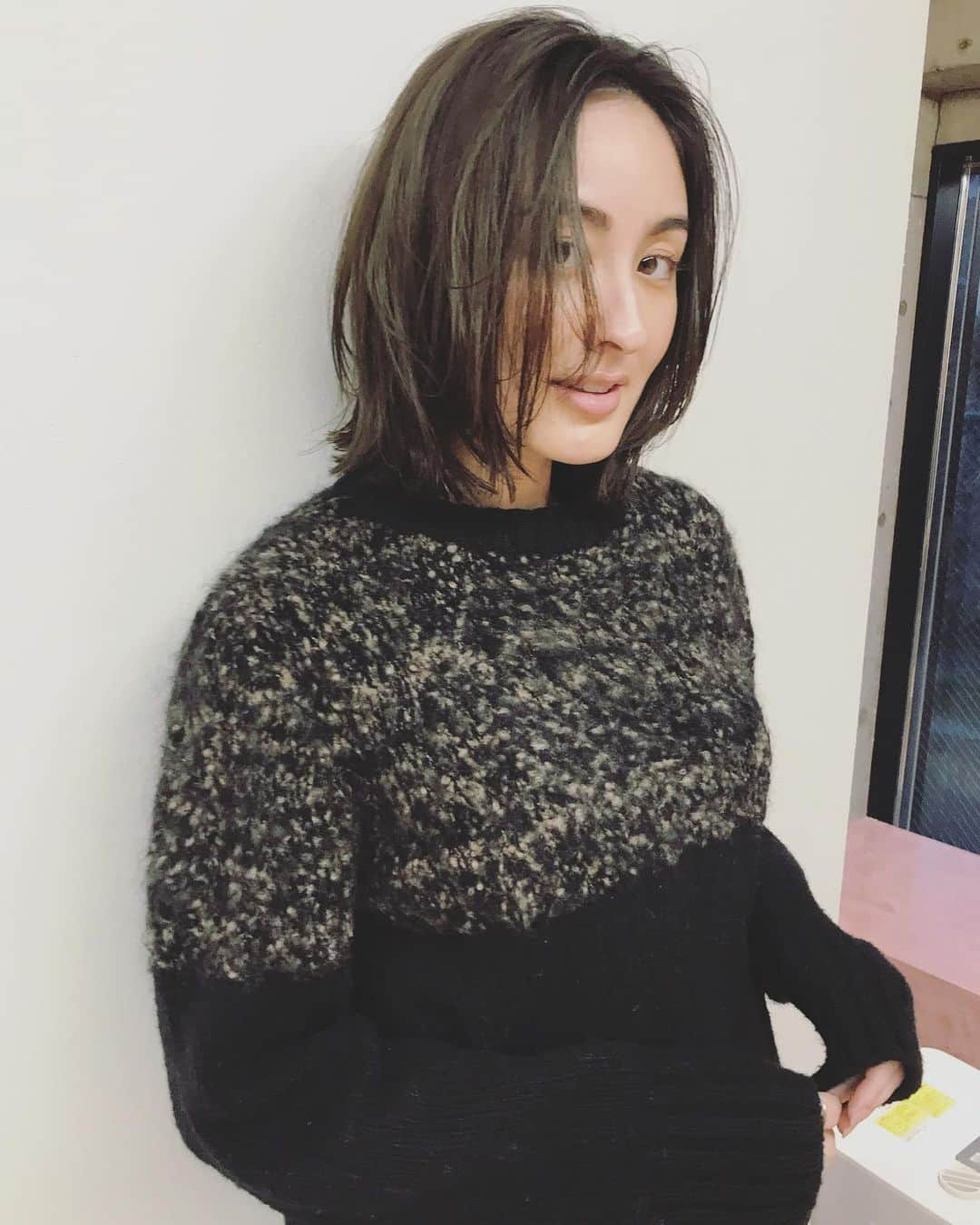 オードリー亜谷香のインスタグラム：「👀 thank you @six_asakawa @six.salon」