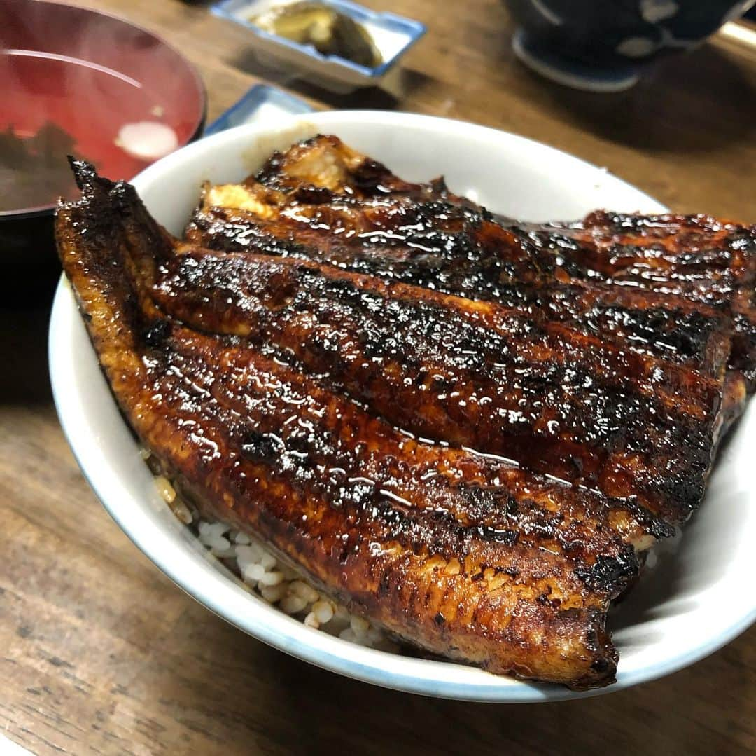 溝江明香さんのインスタグラム写真 - (溝江明香Instagram)「前から行きたかった鰻屋さん『田代』🤤❤️タレの味はしっかり目、香ばしくて弾力ある身！とにかく美味しくて感動でした🥺 . 取材をキッカケに仲良くしてもらっている#中京テレビ の #平山雅アナウンサー との女子旅💃💃新年会も兼ねてちょっと贅沢に鰻屋さんでランチしよーって計画を実行💖最高の休日だったー💯💮ありがとう🥰 . また明日から頑張ります💪🏽🔥🔥 . . #アスリートのプライベート #休日の過ごし方#dayoff  #グルメ旅 #愛知グルメ#愛知鰻#瀬戸市#うなぎ#うなぎの田代 #食レポ #女子旅#美味しいものは人を幸せにする #モーニング文化#カフェ#jiyucafe  #本日の平山#平山雅#インスタ始めたばかり #かわいい#同い年#いい写真選手権#どちらが勝ったかはわからない」1月19日 17時32分 - sayakamizoe