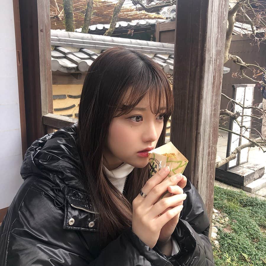 木本花音のインスタグラム：「この間伊勢神宮に行って来ました！﻿ おかげ横丁で食べ歩き🤤﻿ ﻿﻿#伊勢神宮#伊勢#三重#おかげ横丁#おかげ横丁食べ歩き#isejingu#okageyokocho#데일리#셀카#셀스타그램#셀피#먹스타그램#일본#이세」