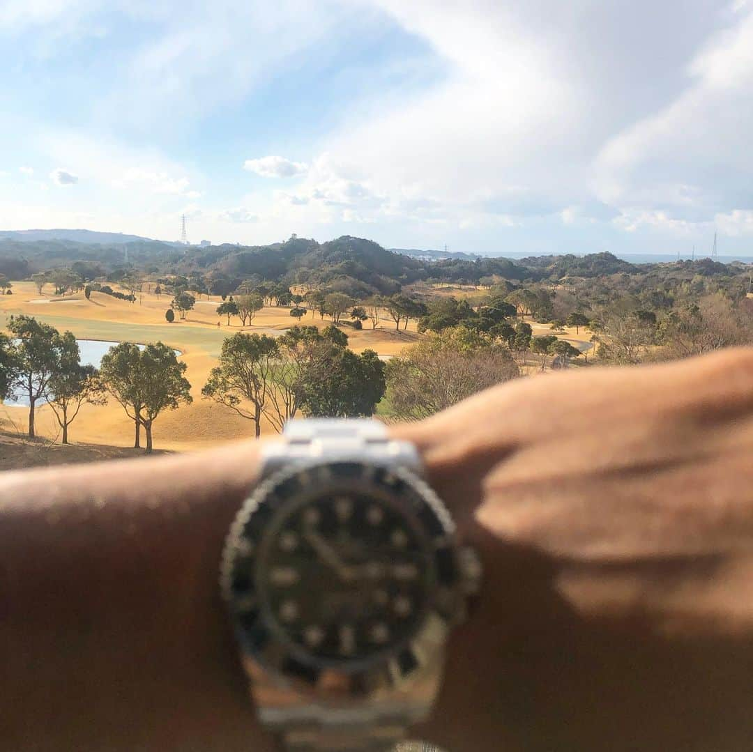 カルフィン・ヨン・ア・ピンさんのインスタグラム写真 - (カルフィン・ヨン・ア・ピンInstagram)「Waking up to this view on training camp #rolex #submariner #rolexsubmariner」1月19日 17時50分 - calvinjongapin