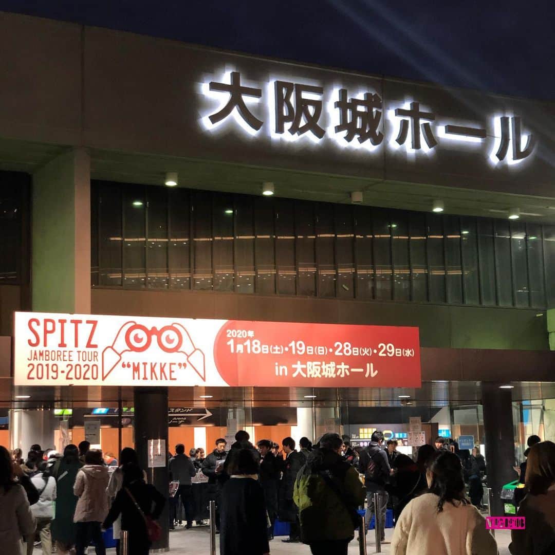 のインスタグラム：「. . 日が昇る前から働いて OBP内でライヴをハシゴ　. . #幸せな疲労感 #空元気 . . #JUN #fromUKISS #ジュン さん #준 #이준영 #준영 #イジュニョン #IMPホール #22  #スピッツ #SPITZ #JAMBOREETOUR #2019_2020 #MIKKE #大阪城ホール」