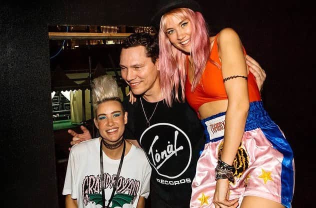 NERVOさんのインスタグラム写真 - (NERVOInstagram)「On this day, a king was born - happy happy birthday to our big brother @tiesto! We hope this year is filled with nothing but happiness and will be just as legendary as yourself! 🎊🥳🎂🤴🔝🔝」1月19日 18時15分 - nervomusic