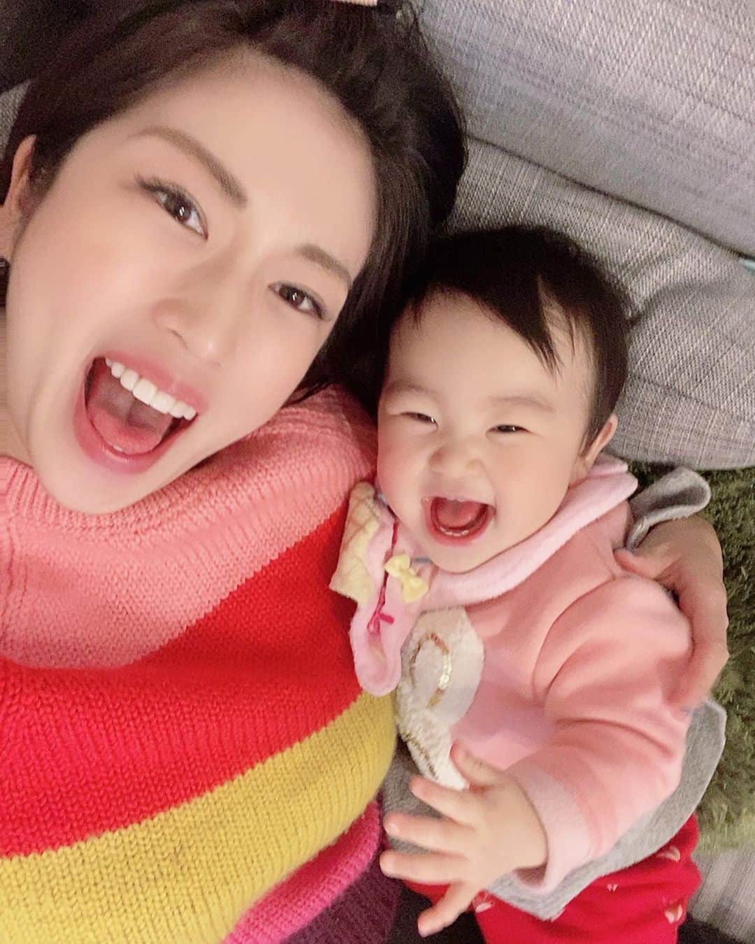 庄司ゆうこさんのインスタグラム写真 - (庄司ゆうこInstagram)「ももちゃんスタンプ完成しました✨ 普段私がよく使う言葉をたくさん入れてみました🥰 身内しか買わないと思うけど一応お知らせしておきます。笑 もう少し大きくなったら第二弾とかも作りたいなぁー😆 そして最近のももちゃんは呼ぶたびに手を挙げてくれます🤣 #ラインスタンプ#完成#生後9ヶ月#ももちゃんです🤗#親子ショット#赤ちゃんのいる生活#親バカ部#女の子ママ」1月19日 18時07分 - yuko.shoji