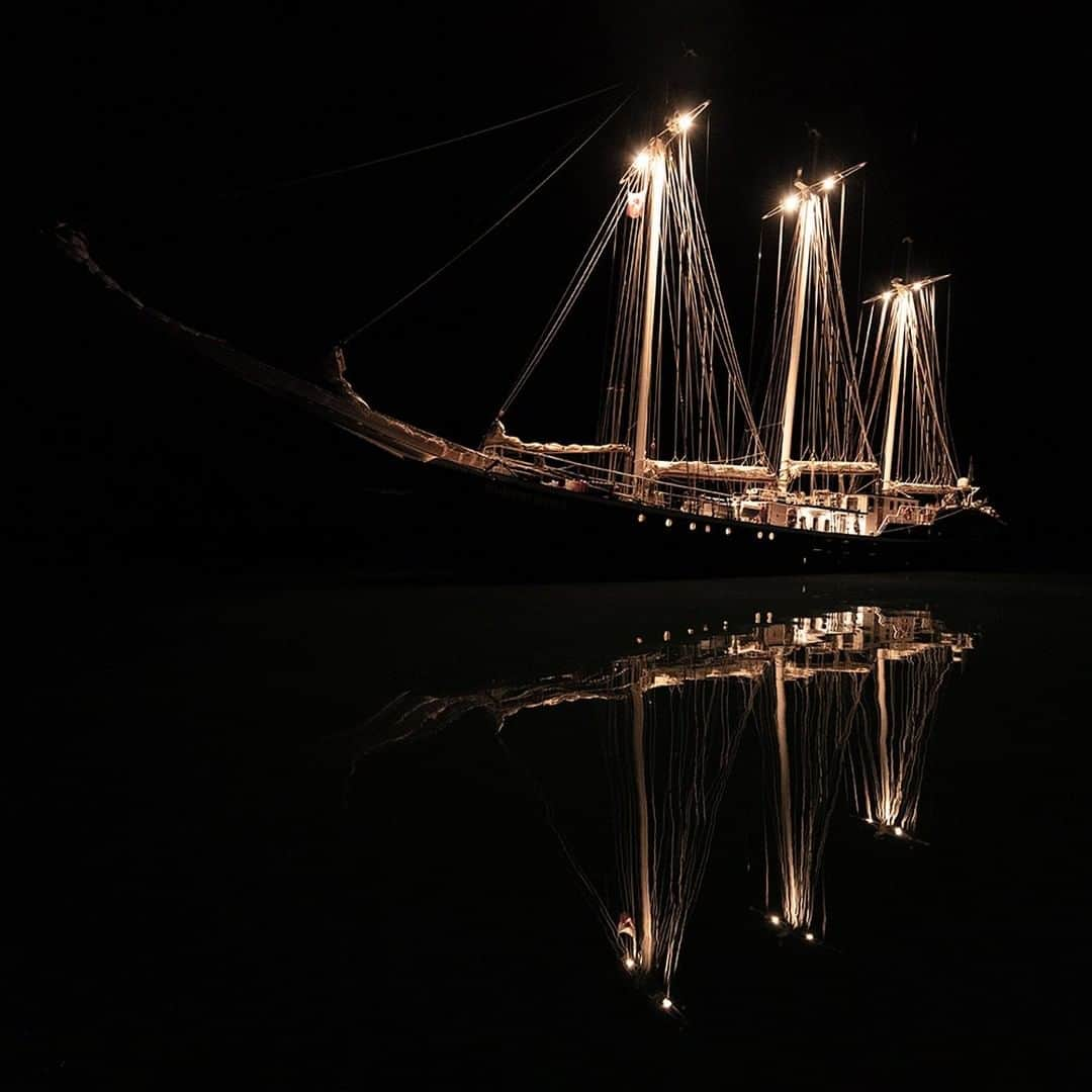 National Geographic Travelさんのインスタグラム写真 - (National Geographic TravelInstagram)「Photo by @daisygilardini | Taking a ship is the best way to visit Scoresby Sund off the east coast of Greenland. This past September I had the great opportunity to board this amazing, three-masted schooner built in the Netherlands in 1924.  The “old lady” has a mesmerizing charm unique to these kinds of ships. A schooner is defined as a vessel with two or more masts, with the foremast shorter than that of the mainmast. This schooner is also technically a tall ship, defined as a traditionally rigged sailing vessel. Follow me @DaisyGilardini for more images and stories behind the scenes. #scoresbysund #Greenland #ship #schooner #tallship」1月19日 18時08分 - natgeotravel