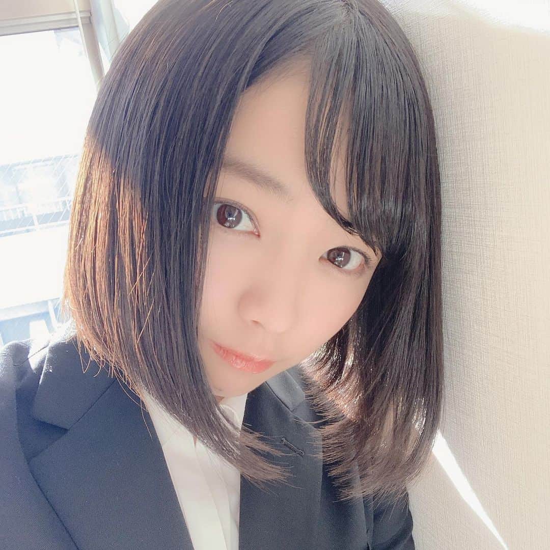 上田操さんのインスタグラム写真 - (上田操Instagram)「RADIXさんのWeb広告に出演してます！ 是非チェックを！  https://www.youtube.com/watch?v=6pboqlTyM9s  https://www.youtube.com/watch?v=Y9JIRbNEhRk  白枠投稿やめた👶 . . . . . #スーツ　#スーツ女子  #ボブ　#黒髪ボブ #上田操 #suitstyle  #black #blackhair  #uedamisao」1月19日 18時11分 - mso_k_0423