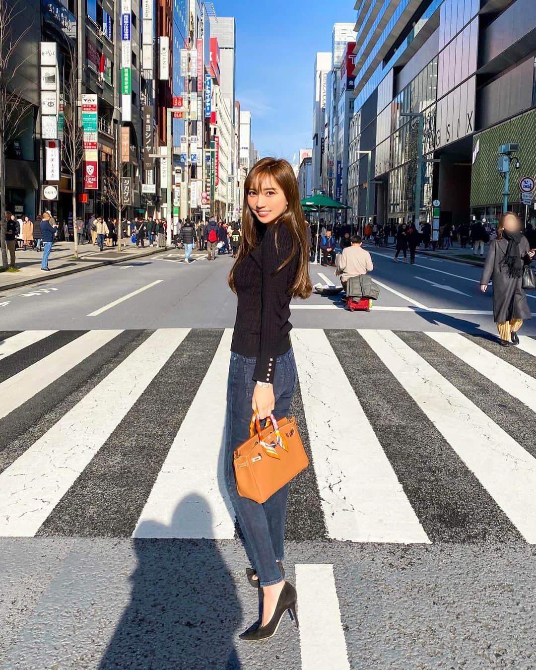 岡部あゆみさんのインスタグラム写真 - (岡部あゆみInstagram)「Ginza📸 歩行者天国🌞」1月19日 18時40分 - ayumi_okabe