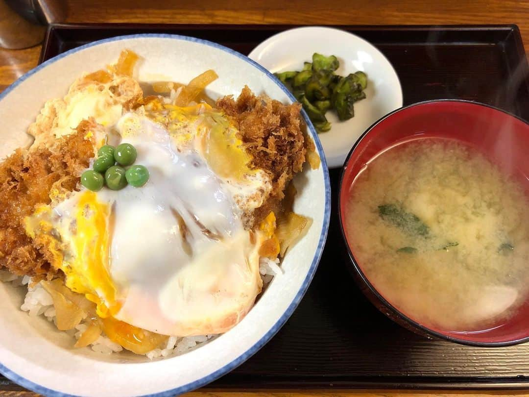 ホリエアツシさんのインスタグラム写真 - (ホリエアツシInstagram)「#かつ丼 というカルチャー🐽 #カツ丼」1月19日 18時33分 - a.horie