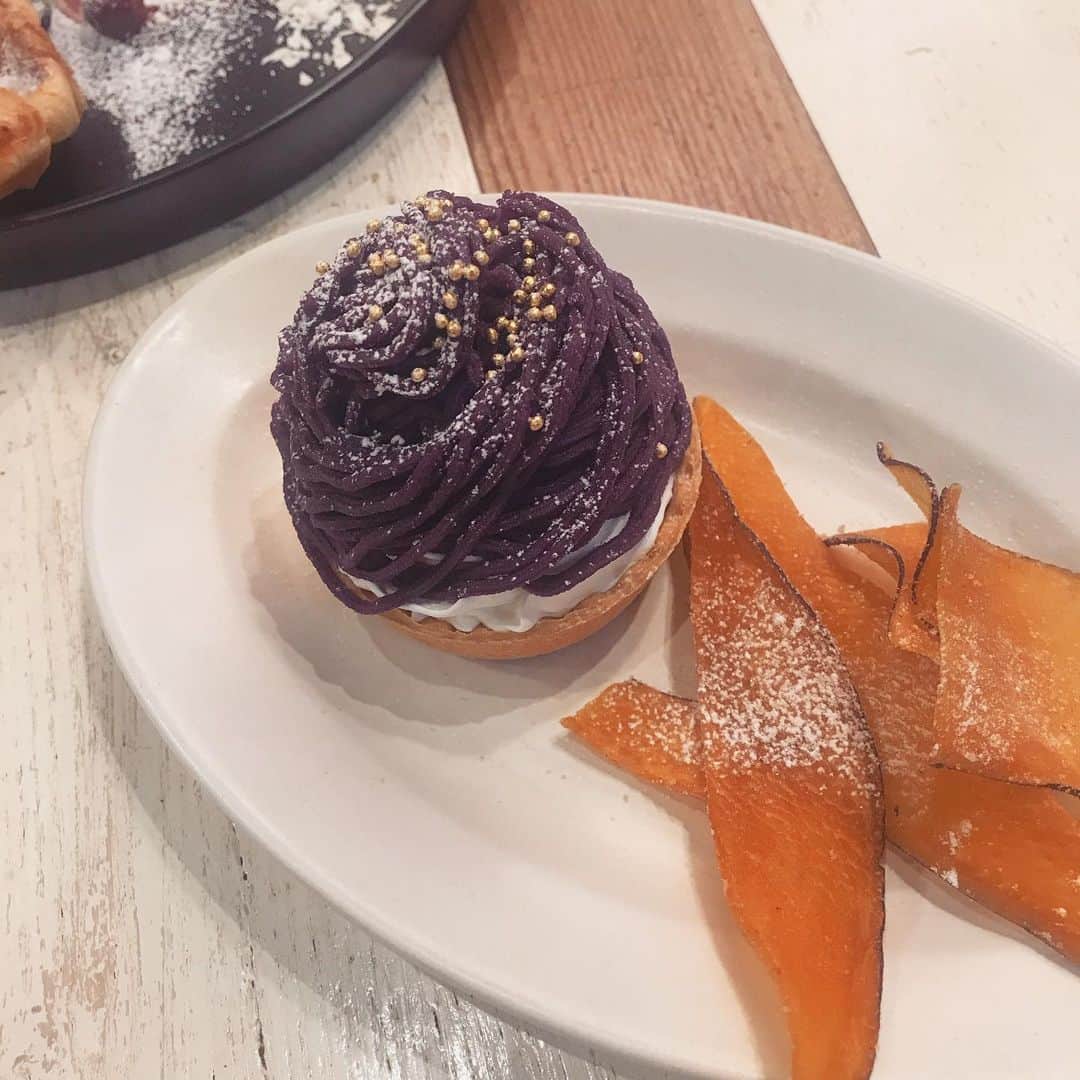 Chikako千佳子さんのインスタグラム写真 - (Chikako千佳子Instagram)「疲れたときは甘い物を食べるといいね～」1月19日 18時38分 - cindychikako