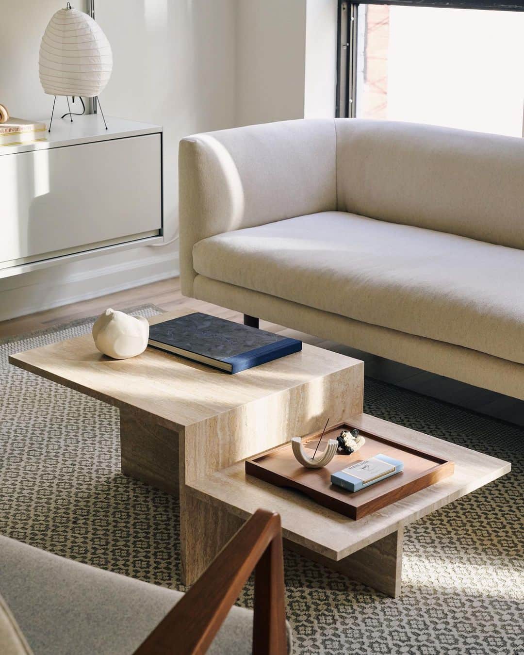 アリス・ガオのインスタグラム：「things are coming along in here! coffee table just arrived from @fermliving and i am obsessed with it (h/t @tariqdixon for showing me in the first place)」