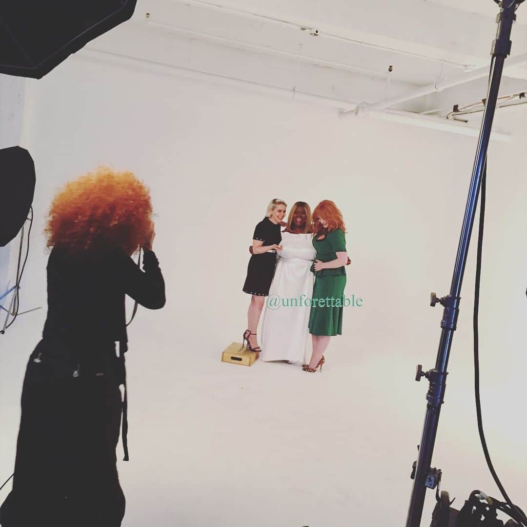 Rettaのインスタグラム：「#BTS of our Emmy Magazine shoot. As you can see, we really don’t enjoy spending time with one another. • 📸: @jaimeelyseofficial」