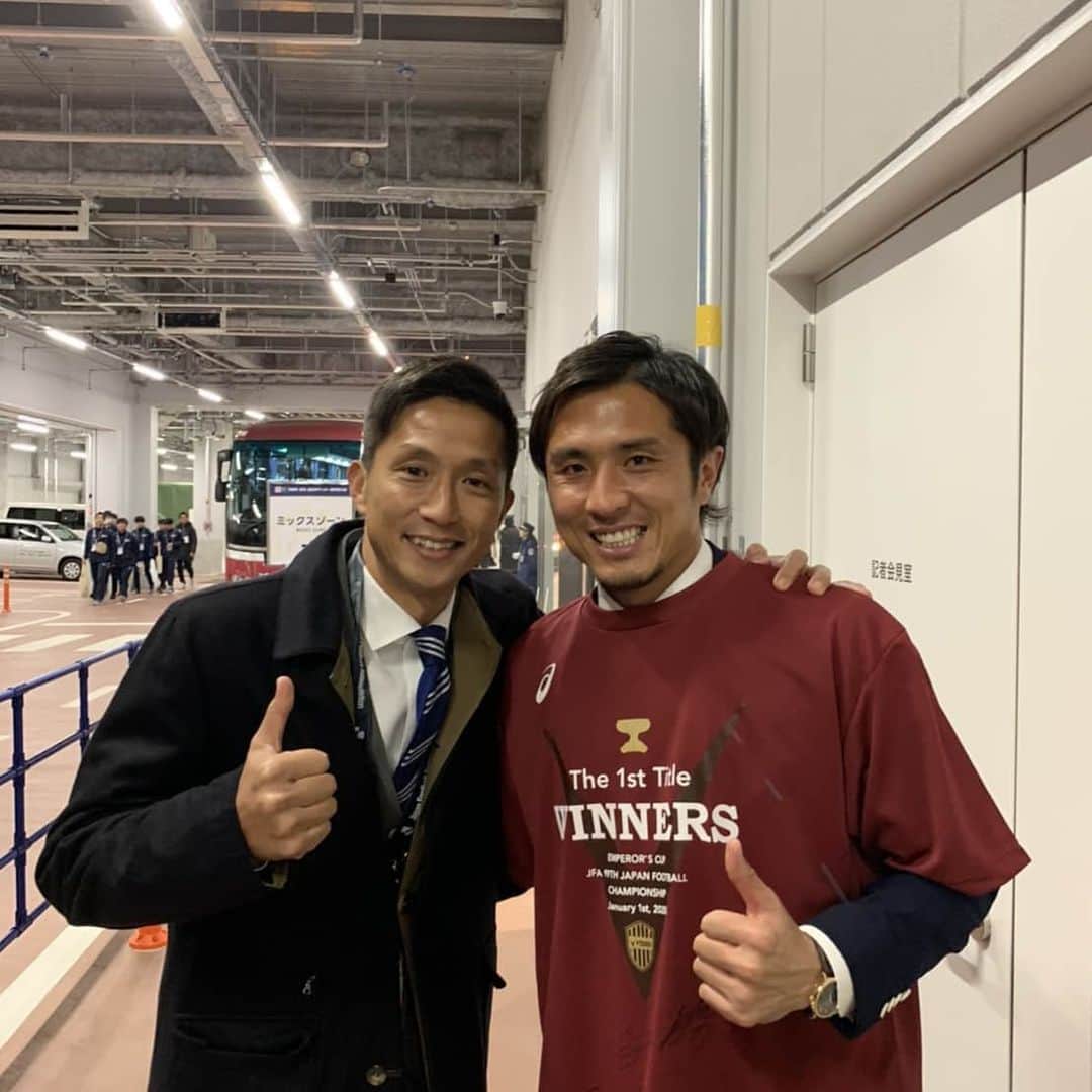 那須大亮さんのインスタグラム写真 - (那須大亮Instagram)「ちょい前だけど、天皇杯優勝直後に久しぶりに福西さんに会えました！！ 相変わらずの男前でした(^_^) 引退してから太らないように気をつけよ～(笑)  #福西崇史  #男前 #何年たっても変わらない」1月19日 21時03分 - nasudaisuke_official