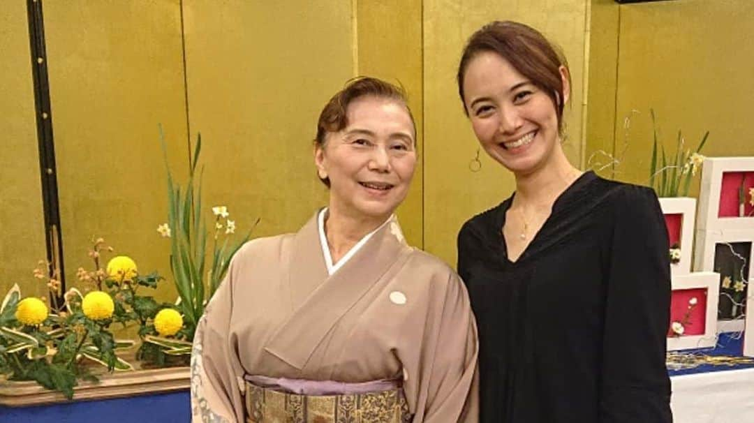 富永沙織さんのインスタグラム写真 - (富永沙織Instagram)「母と小原流市川支部45周年記念の初会へ☺️🌹共通の趣味😊✨ ・ #いけばな小原流 #新年会 #ohararyuikebana  #ikebana  #母 #kimono #着物 #お花好きな人と繋がりたい #flowers  #司会 #花 #花フレーム #記念」1月19日 21時17分 - saori_tominaga