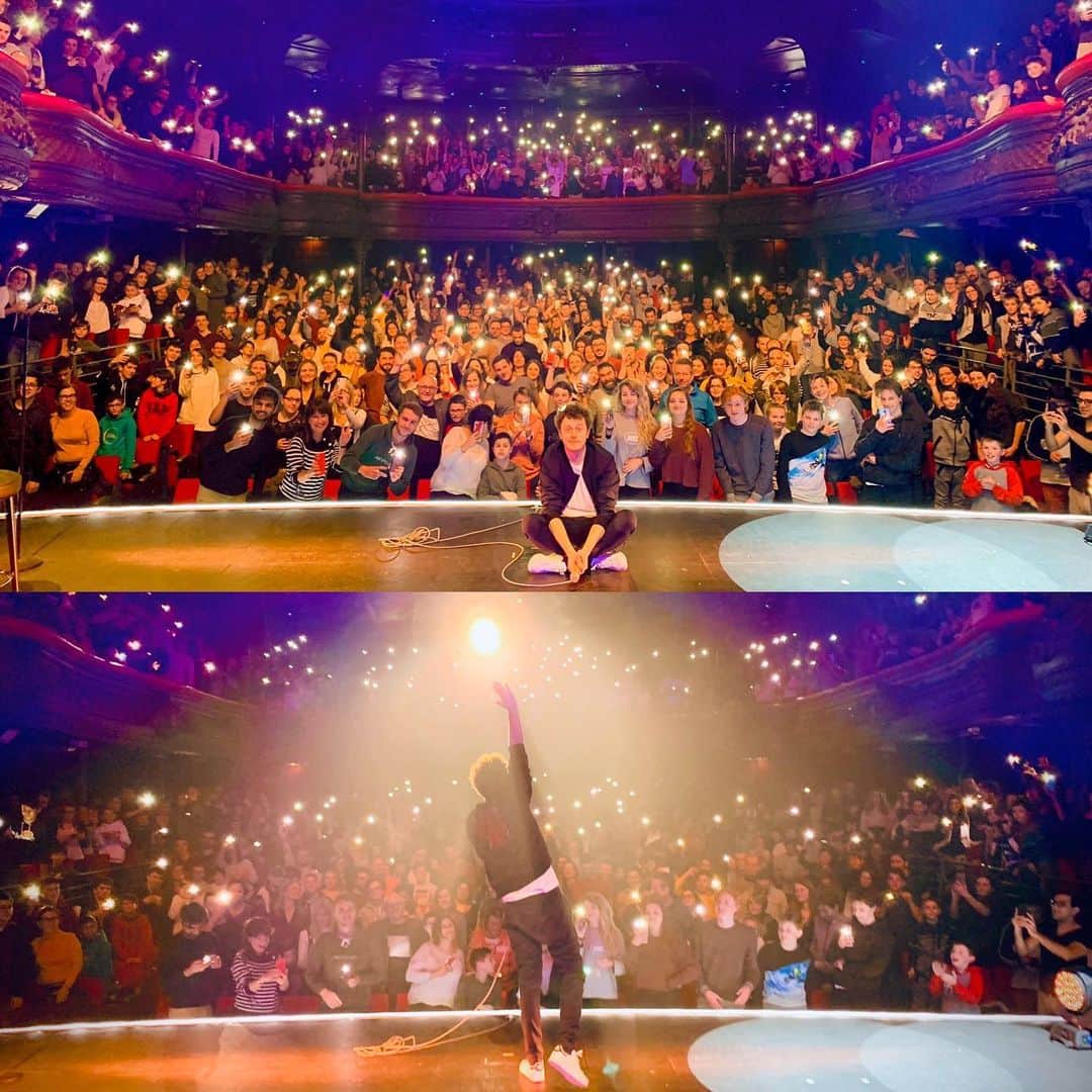 Norman Thavaudのインスタグラム：「16 CIGALES COMPLÈTES 🔥🎤🔥 MERCI INFINIMENT ! Qui y était ? Prolongations au Casino de Paris les 7 et 8 FÉVRIER ! Venez TOUS ❤️ #LeSpectacleDeLaMaturité #standup」