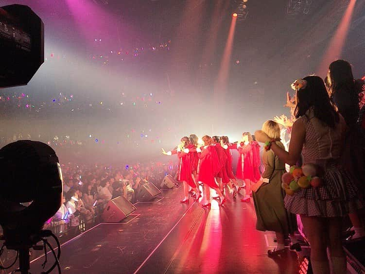 荻野由佳さんのインスタグラム写真 - (荻野由佳Instagram)「AKB48グループリクエストアワーセットリストベスト50 1日目！ありがとうございました！  11月のアンクレット 春はどこから来るのか？ 青春時計 世界はどこまで青空なのか？ ジャーバージャ  5曲歌わせて頂きました！ 久しぶりに着た衣装も着られて そして、歌うことが出来て！ 本当に嬉しかったです😊 なにより、NGT48の楽曲を歌えたことが本当に本当に 嬉しかったです。 投票してくださった皆さん 本当に ありがとうございました！！！ 愛をありがとうございます😭！ 次の投稿で衣装写真投稿します📸！ #リクエストアワー2020 #リクアワ #NGT48」1月19日 21時52分 - ogiyuka_ippaiwarae216