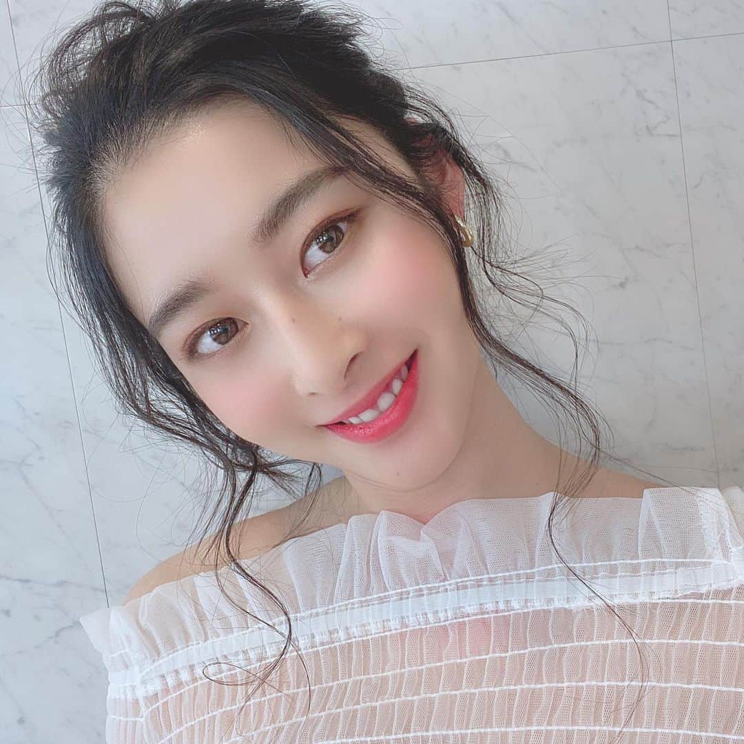西山なずなのインスタグラム：「. 今日はコスメブランド「Angel Heart」のヴィジュアル撮影でした📸 撮影楽しかった〜💓 また情報解禁しましたらお知らせしますので 楽しみにしていてください☺️ ・ ・ #エンジェルハート #angelheart #コスメ #プチプラ #ブランド #ヴィジュアル #撮影 #モデル #西山なずな#shotting #pic #selfie」