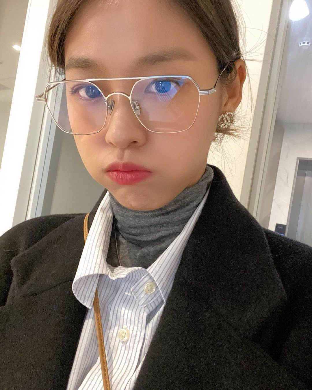 ソリョンさんのインスタグラム写真 - (ソリョンInstagram)「볼에 바람을 넣어 보았어요🤓」1月19日 22時18分 - s2seolhyuns2