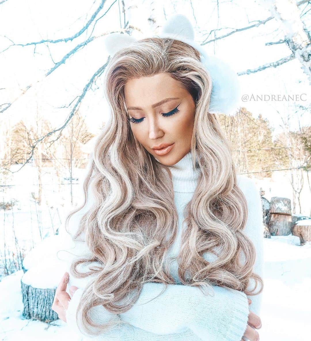 Andreane Chamberlandさんのインスタグラム写真 - (Andreane ChamberlandInstagram)「Hey Girls the best hair extensions and wigs you’ll ever have. Use Andreane10  @Bellamihair . The quality is so good that I can use my tape extensions 5-6 times, ... I only have to change the tape. Also the wigs look so natural I can have them in a ponytail without anyone noticing! #bellamihair #hairextentions #hairextension #hairextensions #wig #wigs #cheveux #hair #hairstyle」1月19日 22時22分 - andreanec