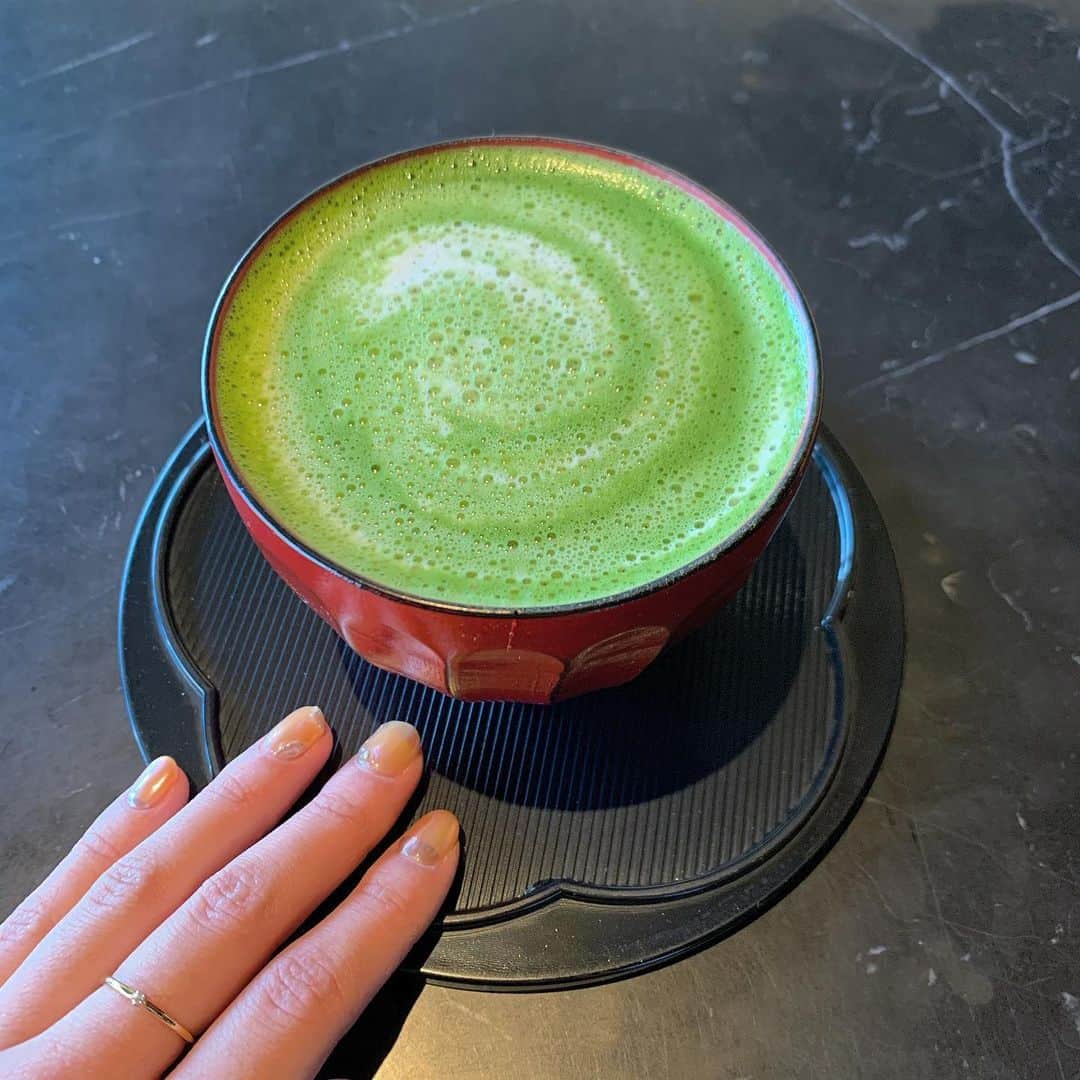 鈴木康代さんのインスタグラム写真 - (鈴木康代Instagram)「🍵 これとこれことれ可愛いって言ったやつ組み合わせてかわいくしてもらいました🥺 . #ショートネイル」1月19日 23時10分 - 88_grm