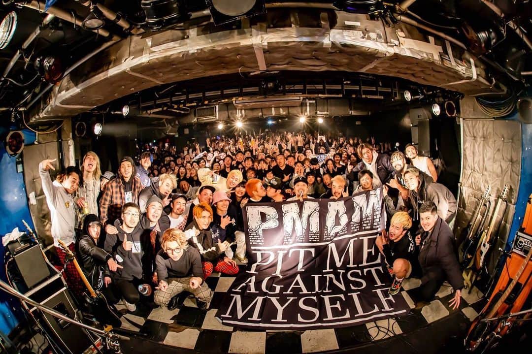 SHADOWSさんのインスタグラム写真 - (SHADOWSInstagram)「‪PMAM Vol.6 新宿LOFTありがとうございました！！‬ ‪6回目のPMAM本当にヤバかった！‬ ‪出演してくれた最高のバンド、来てくれた最高のみんな、スタッフありがとう！！‬ ‪📸@TAKA_tallman ‬ ‪#ShadowsJapan #PMAM ‬」1月19日 23時21分 - shadows_japan
