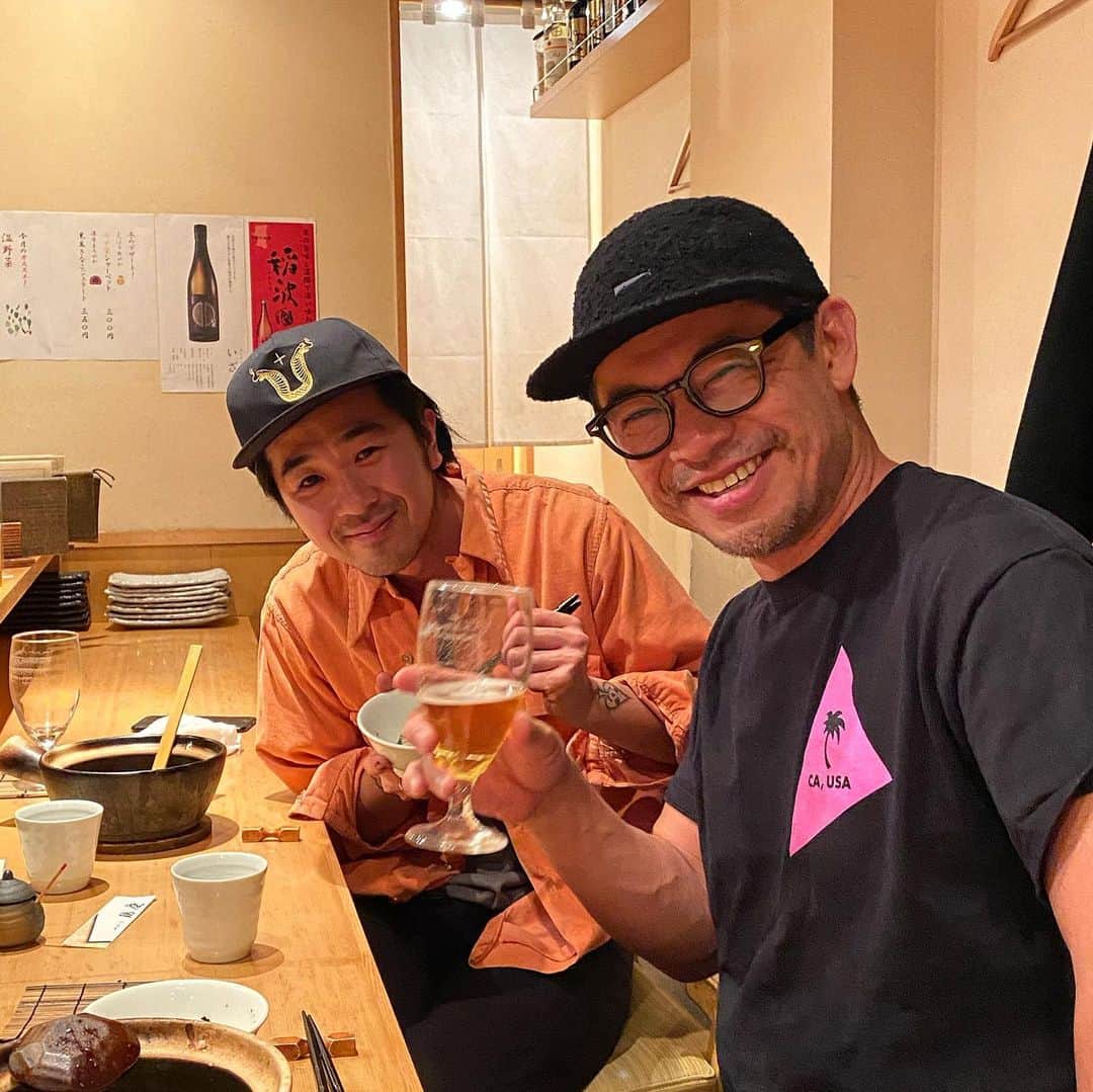 青木大輔のインスタグラム：「@katsu_goto と焼き鳥屋さんで ミーティング🍻 めちゃくちゃ美味しかったです！ ではなく〜 イイ話し出来ましたっ！ シメのラーメンは最高だし キンカンは卵の黄身🥚 美味しかった〜」