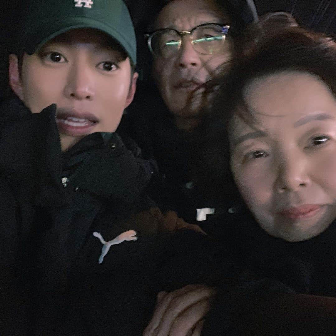 ソン・ウォンソクのインスタグラム：「오늘도 이렇게 또 추억을 이여사 사랑합니다❤️」