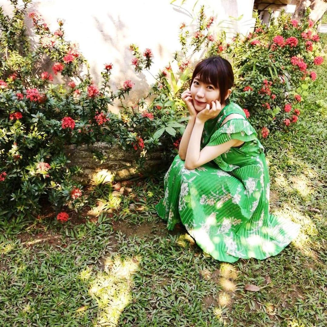 マコ・プリンシパルのインスタグラム：「Hello 2020❤️ お正月ずっと夢見ていたタイ、チェンマイへ初めて行きました。 ・ 今年のテーマは「素直」 心に体に素直に生きる。 ・ natureとfiction、私が愛する両方の世界を、思いっきり生きて創造し続けたいです🌈🐈💫💕LOVE❤️ ・ #Thailand #チェンマイ #タイ　#アーシング　#デジタルデトックス　#タイ料理　#loveeatpray #食べて祈って恋をして」