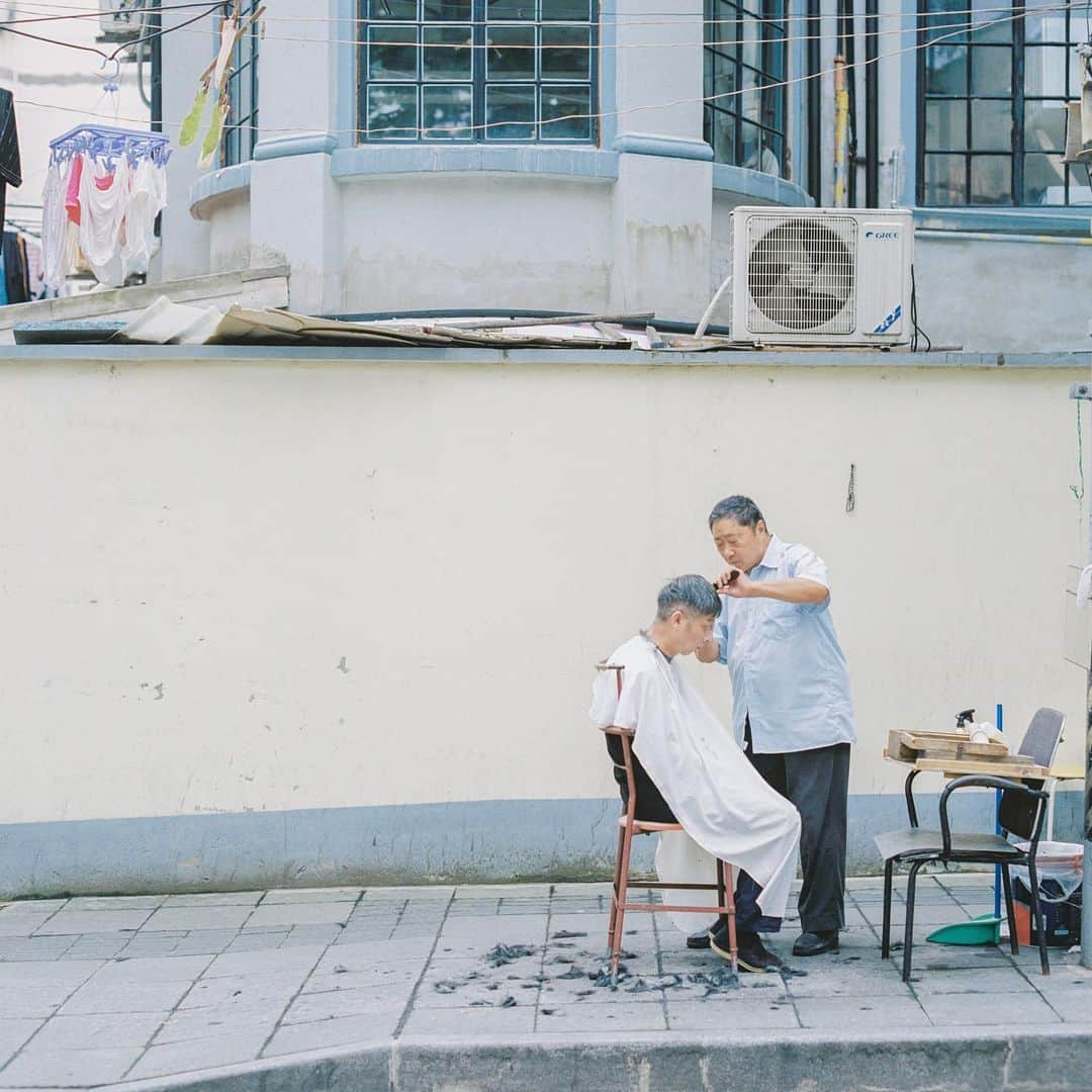 濱田英明のインスタグラム：「Shanghai, China, 2019 #pentax67」
