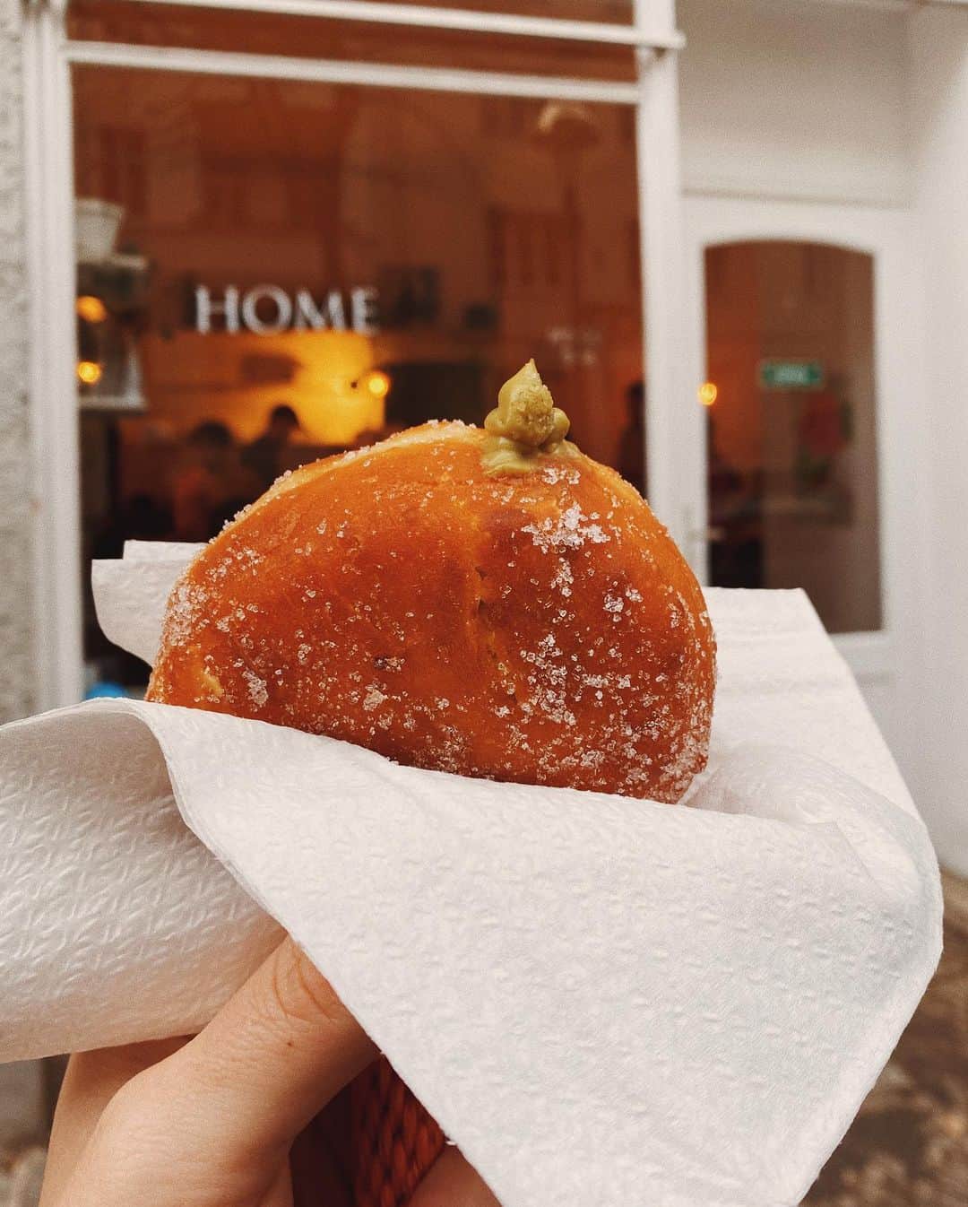 STIL IN BERLINのインスタグラム：「Sunday’s are for scoring the last matcha filled donut at Home Café. — 🍩— this is just one of the very important tips in my brunch and breakfast map (get it for 3.90 via the link in my bio). Enjoy! . . . #donutsdonutsdonuts #berlinfood #foodieberlin #foodinberlin #stilinberlin #sweetberlin #berlinfoodie」