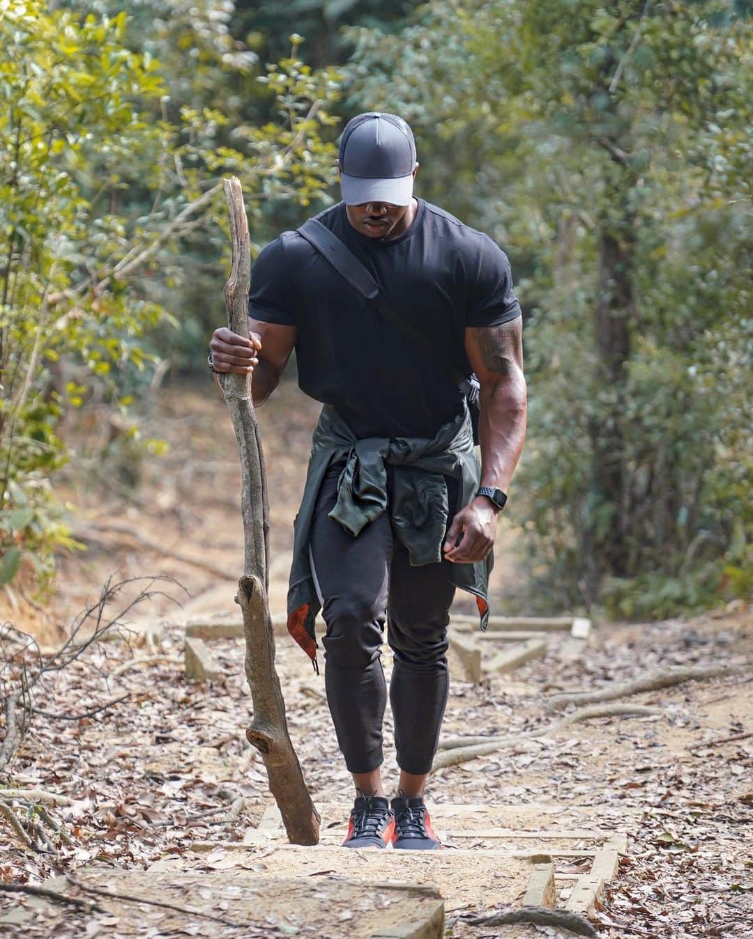 Simeon Pandaさんのインスタグラム写真 - (Simeon PandaInstagram)「Good hike up Monkey Hill today 🐒🏔 (Kam Shan Country Park) took some cool shots of them too 📷👌🏾⁣ ⁣ I want to help you train! Visit my YouTube Channel: YouTube.com/simeonpanda for FREE diet tips and training routines, or download programs at 📲 SIMEONPANDA.COM⁣⁣⁣ ⁣ ⁣ 💊 Follow @innosupps ⚡️ for the supplements I use👌🏾⁣⁣⁣ ⁣ #simeonpanda #hongkong #monkeyhill #kamshancountrypark #hike #hiking」1月20日 0時09分 - simeonpanda