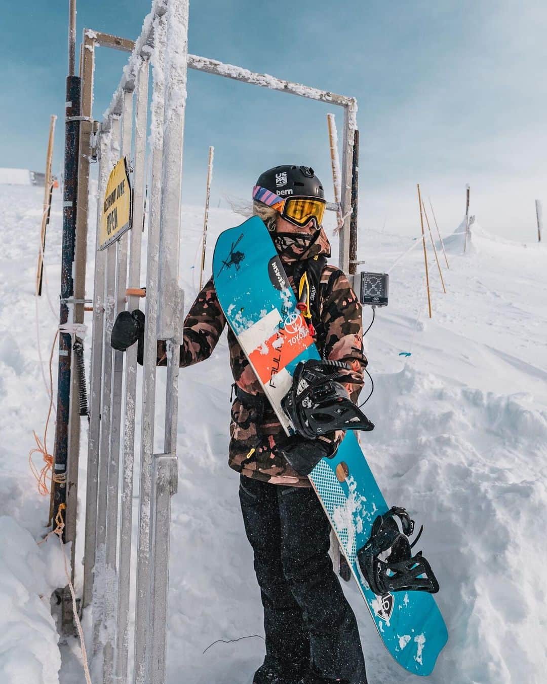 リンゼイ・ジャコベリスさんのインスタグラム写真 - (リンゼイ・ジャコベリスInstagram)「The DIVE is OPEN!!! @kendrasonia @sunshinevillage @ikonpass 📷 @pat.hoffman #sunshinevillage #mountain #snowboarding #snow #thedive #peeps」1月20日 0時14分 - lindseyjacobellis