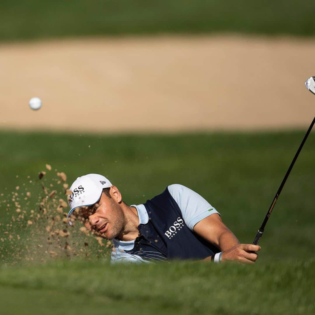 マルティン・カイマーさんのインスタグラム写真 - (マルティン・カイマーInstagram)「Very pleasing start to the season with a closing 7-under 65 and a top 10 finish @adgolfchamps ! Thanks to everyone involved and @hsbc_sport for making the start to this years @europeantour season as special as always. Congrats to @westwood_lee and especially my former caddie @bakesj , very happy for you and a fantastic start to an exciting 2020 for you! Off to @omegagolfdubai now, can’t wait for my next event to start 🎯⛳️ #RolexSeries #EuropeanTour 📸 @matthewharrisphotographer」1月20日 0時17分 - martinkaymer59