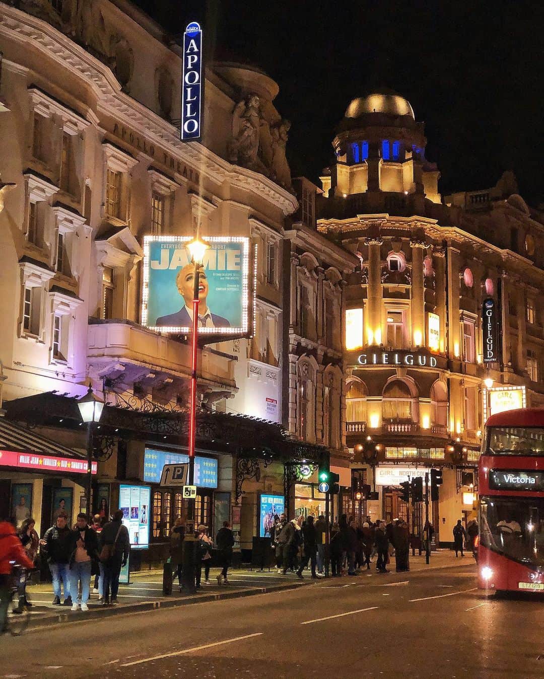 Seyda♥ Travel & Natureのインスタグラム：「🇬🇧 ❤️ #London by night #seydauk」