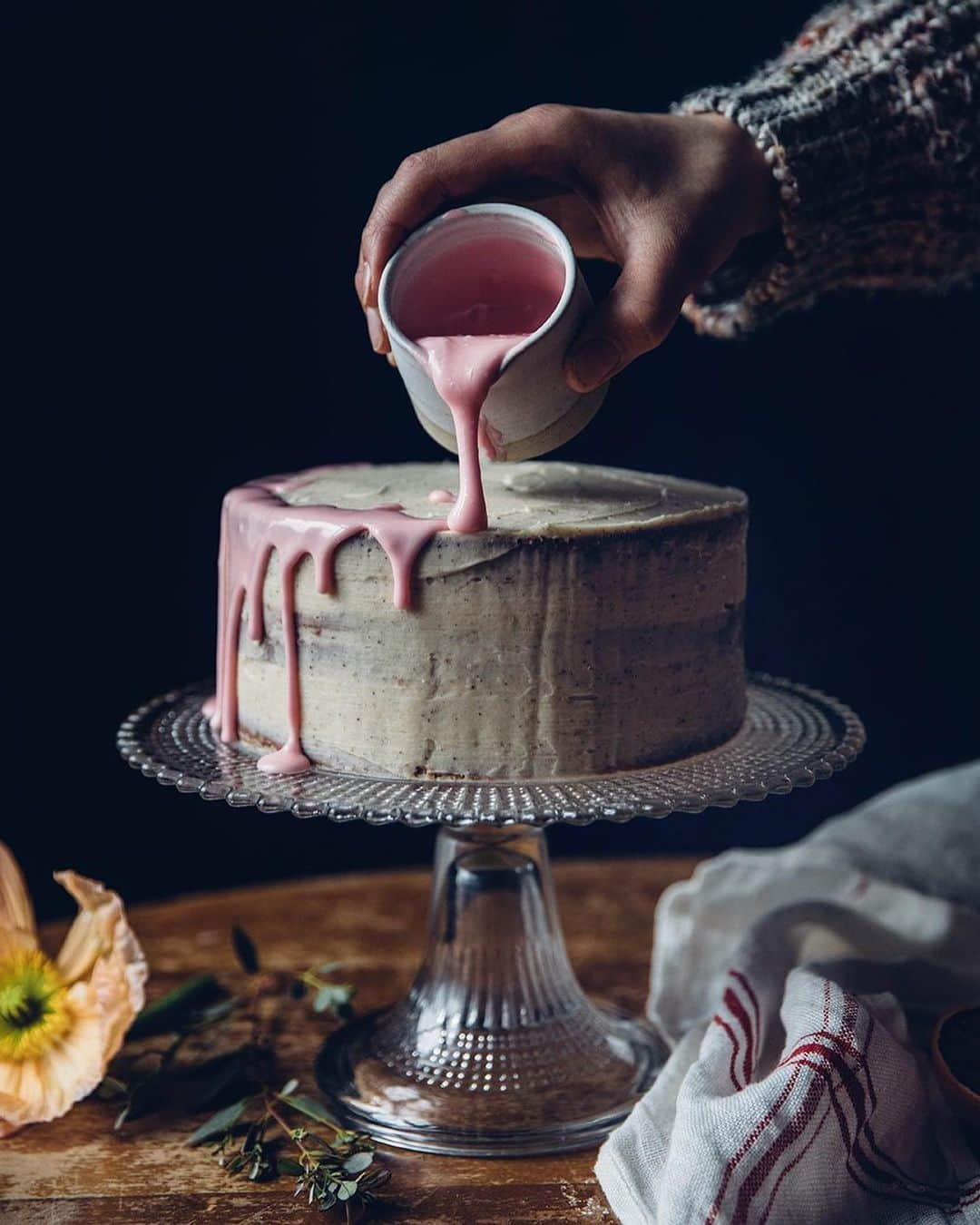 Our Food Storiesさんのインスタグラム写真 - (Our Food StoriesInstagram)「Wouldn’t mind a piece of this gluten-free blood orange-lemon cake now 😋 Get the recipe on the blog, link is in profile 🍋🍊🍰 Happy Sunday guys! #ourfoodstories  ____ #cakelover #glutenfreerecipes #glutenfri #glutenfrei #momentslikethis #gatheringslikethese #fellowmag #simplejoys #foodstylist #foodphotographer #germanfoodblogger #bakinglove #bakingtime #bloodorange #verilymoment」1月20日 0時26分 - _foodstories_