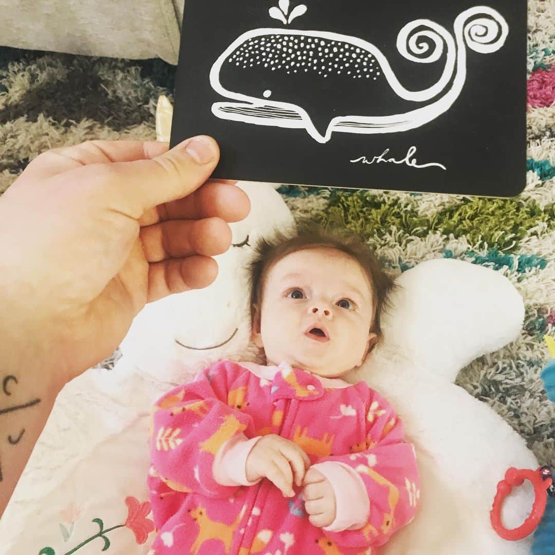 マイケル・グラント・テリーのインスタグラム：「Morning learning for my little punkin.... Daddy might be wearing an eye mask so that he’s not puffy for the red carpet today」